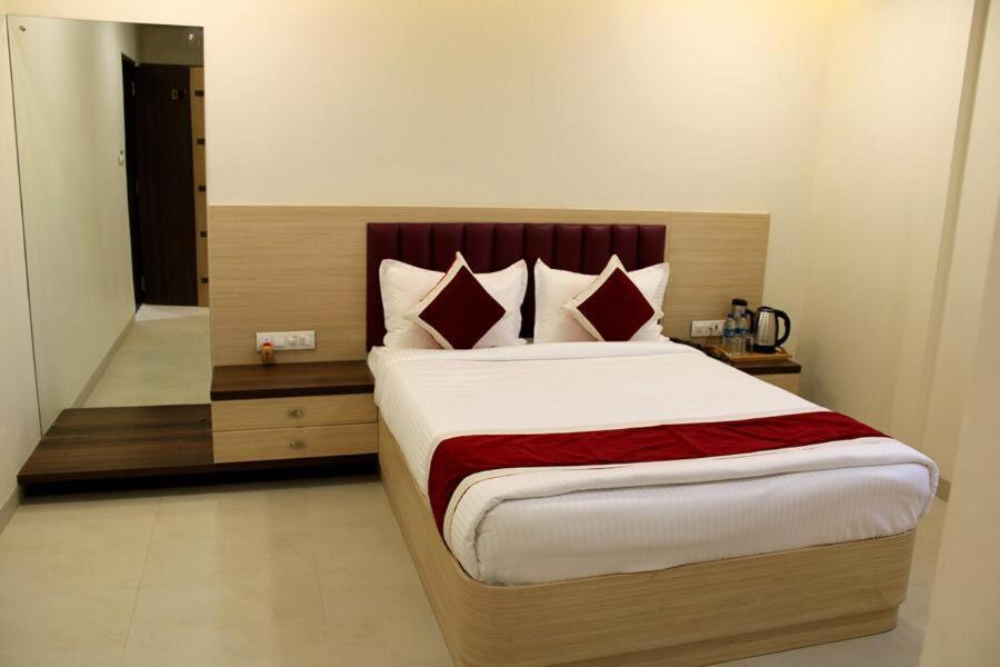 Hotel Saineel Mumbai Dış mekan fotoğraf